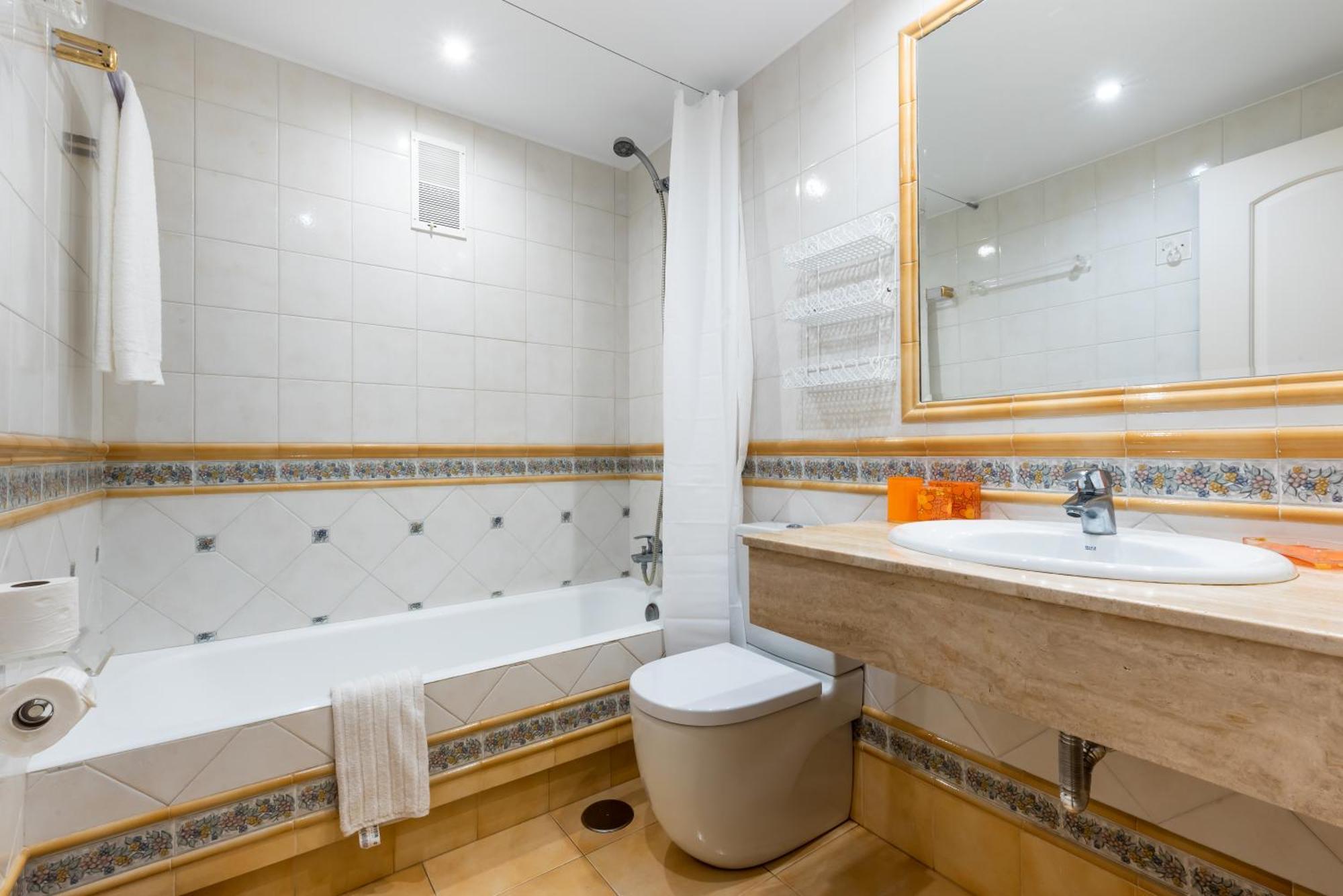 Alcazaba Beach Apartment Estepona Exterior foto
