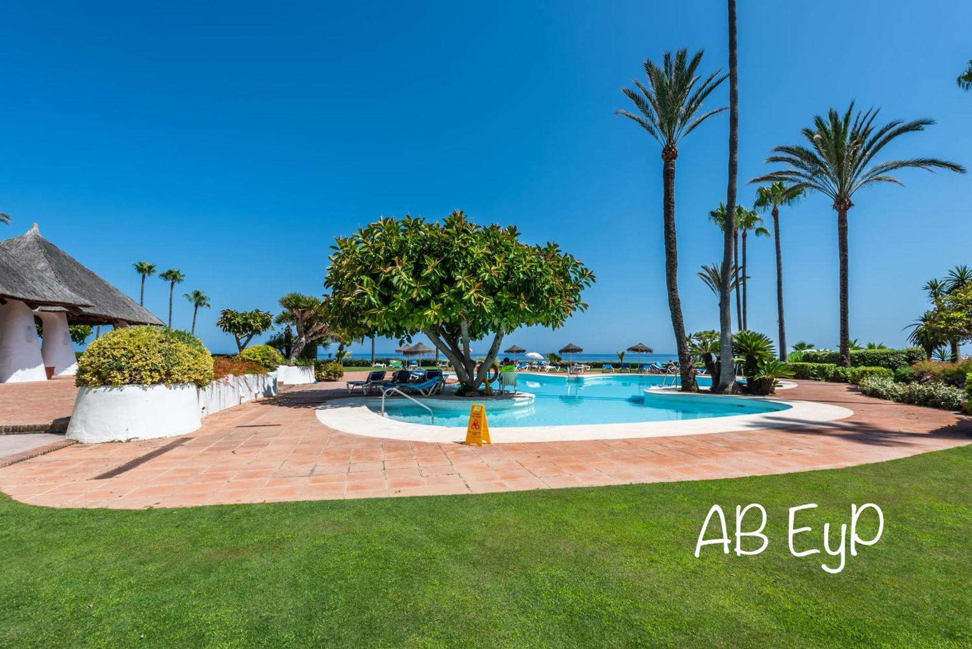 Alcazaba Beach Apartment Estepona Exterior foto